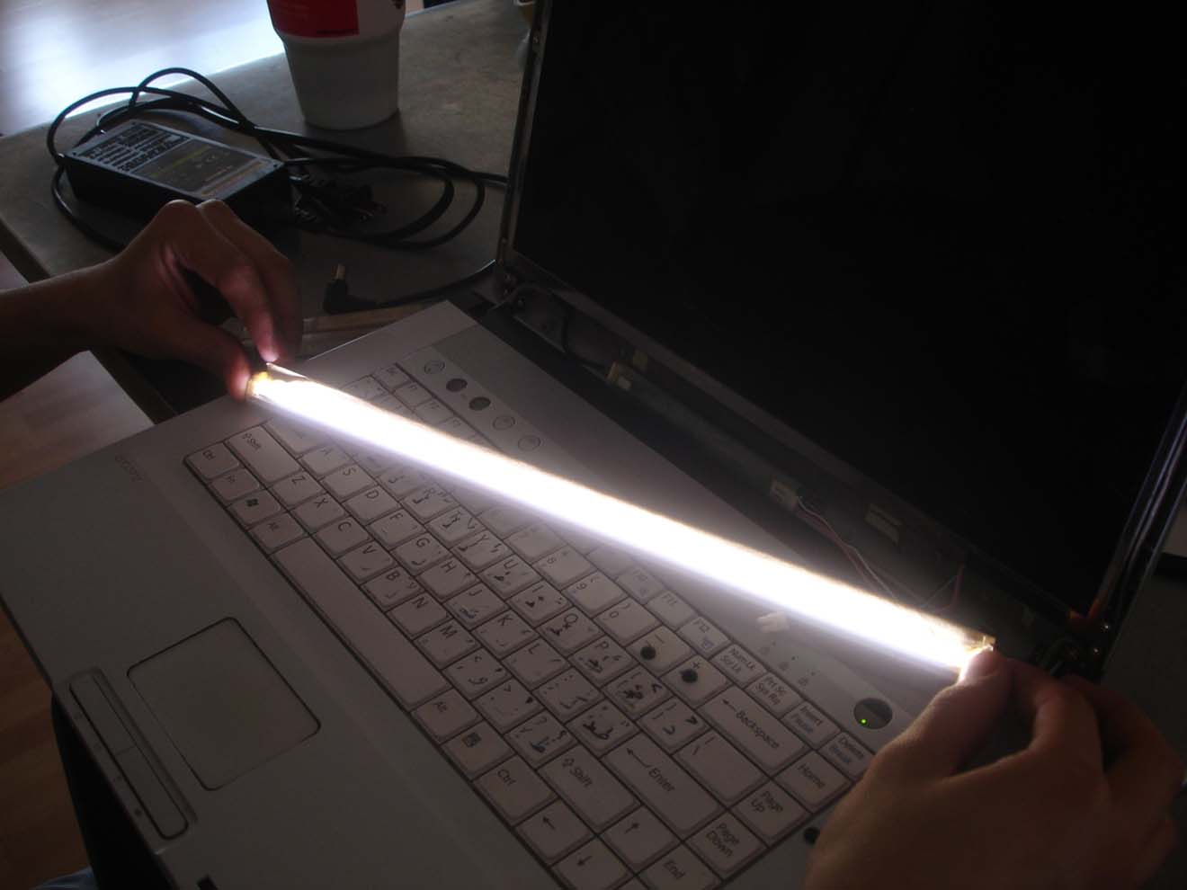 Замена и ремонт подсветки экрана ноутбука в Астрахани